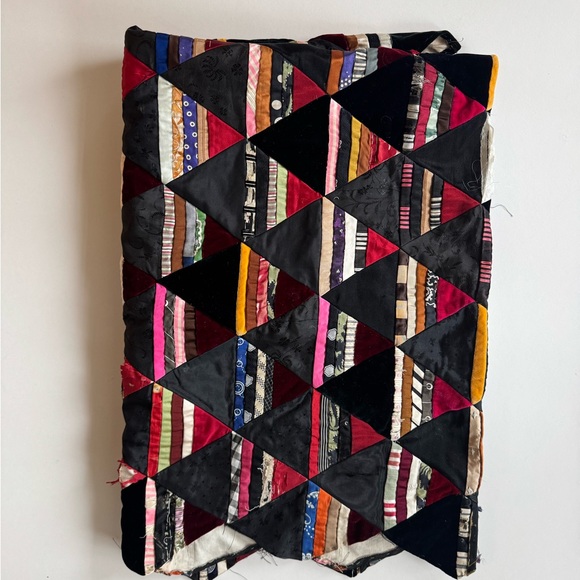 Colorful Geometric Patterned Quilt - Picture 2 of 4